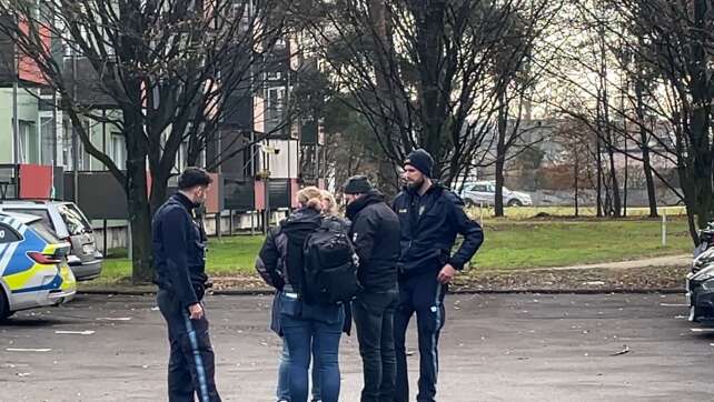 Angeklagter schweigt zu Mord an Ex-Frau auf offener Straße