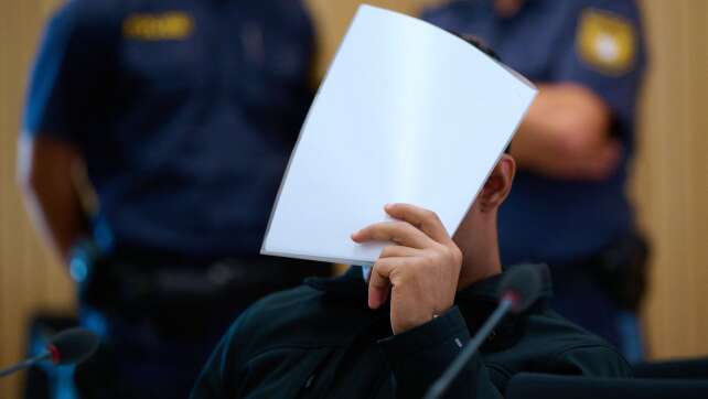 Ehefrau enthauptet - Angeklagter schweigt zu Vorwürfen