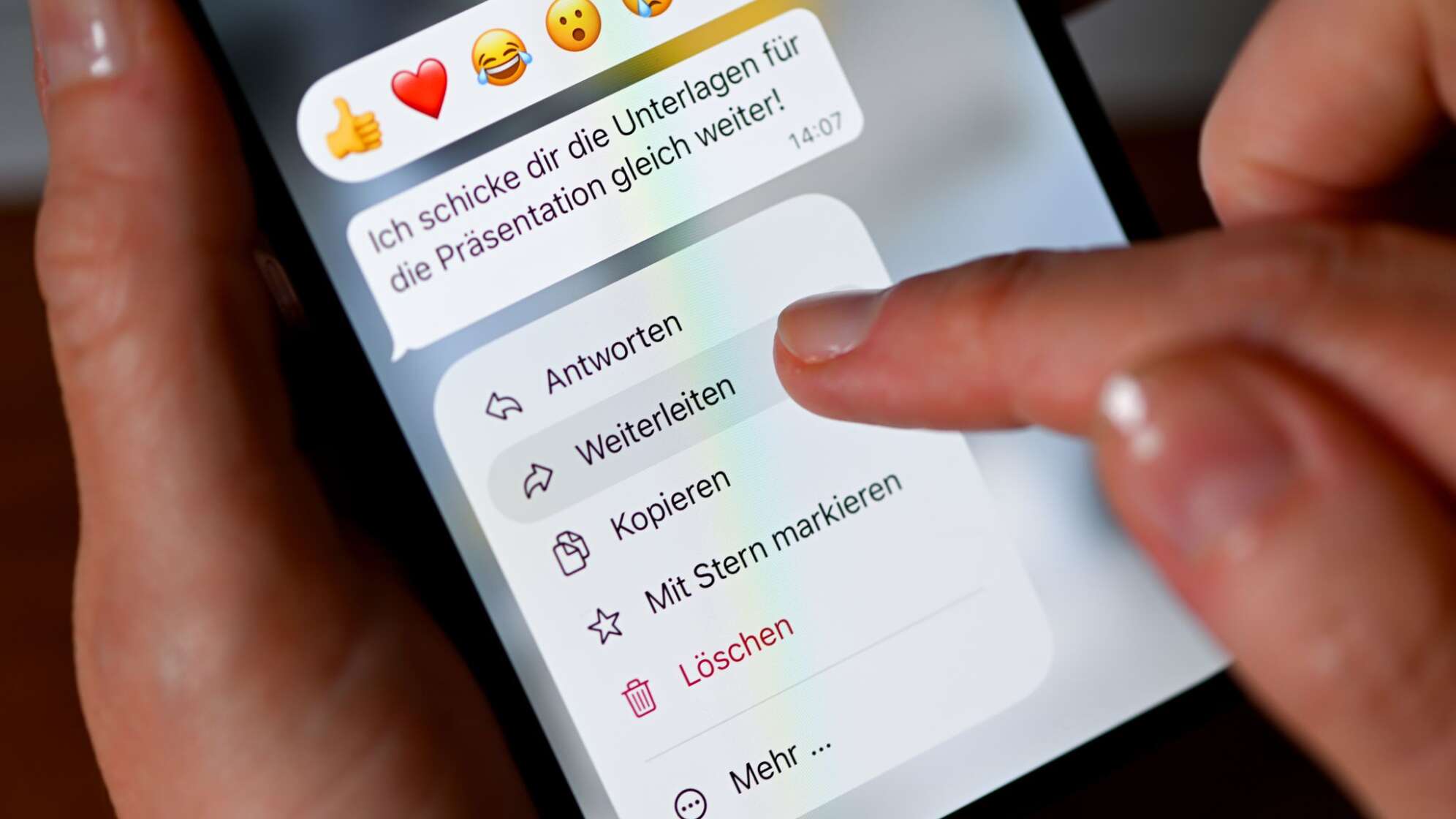 Weiterleitung privater Chat-Nachrichten an Dritte
