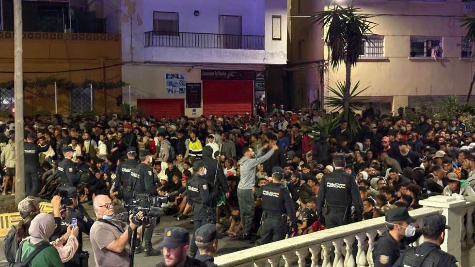 Spannungen bei Migranten-Verlegung in Ceuta