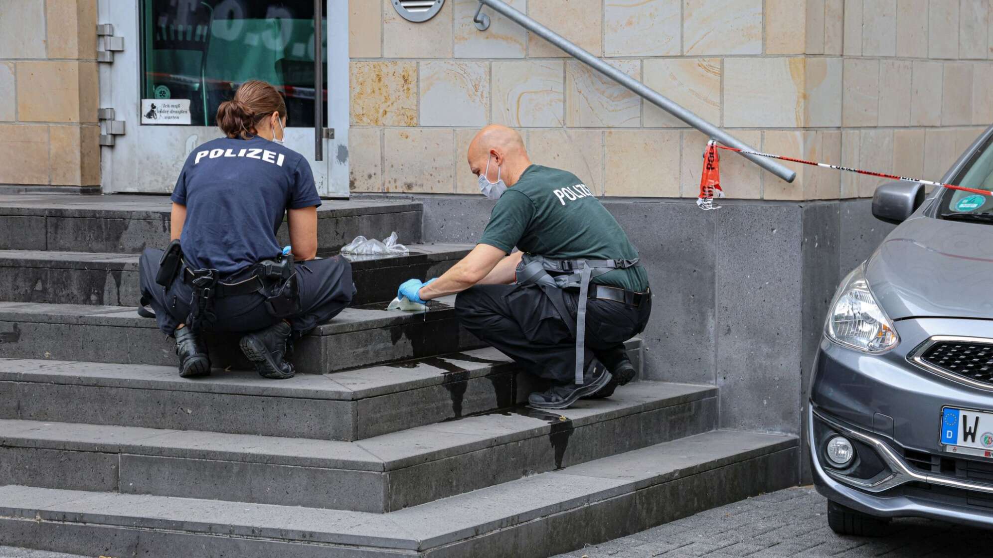 Feuer an Nebeneingang von Synagoge Wuppertal gelegt
