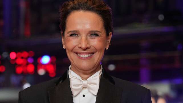Désirée Nosbusch hat sich beim Eislaufen den Arm gebrochen