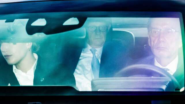 Merz will sich um kurz nach 18.00 Uhr zum Wahlausgang äußern