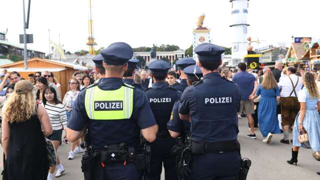 Drohung per Wiesn-Stream? Ermittlungen gegen 22-Jährigen