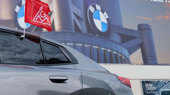Tausende aus Autoindustrie demonstrieren in Bayern