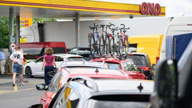 Tschechien entlastet Autofahrer an der Tankstelle