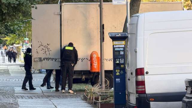 Schusswaffengewalt - Durchsuchungen in der Hauptstadt