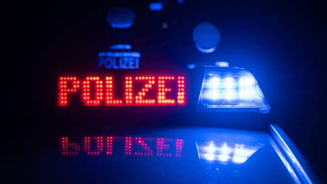 Vater und Sohn greifen Polizei nach E-Scooter-Kontrolle an