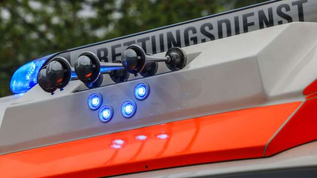 Unfall gebaut und Verletzten liegenlassen - Fahrer gesucht