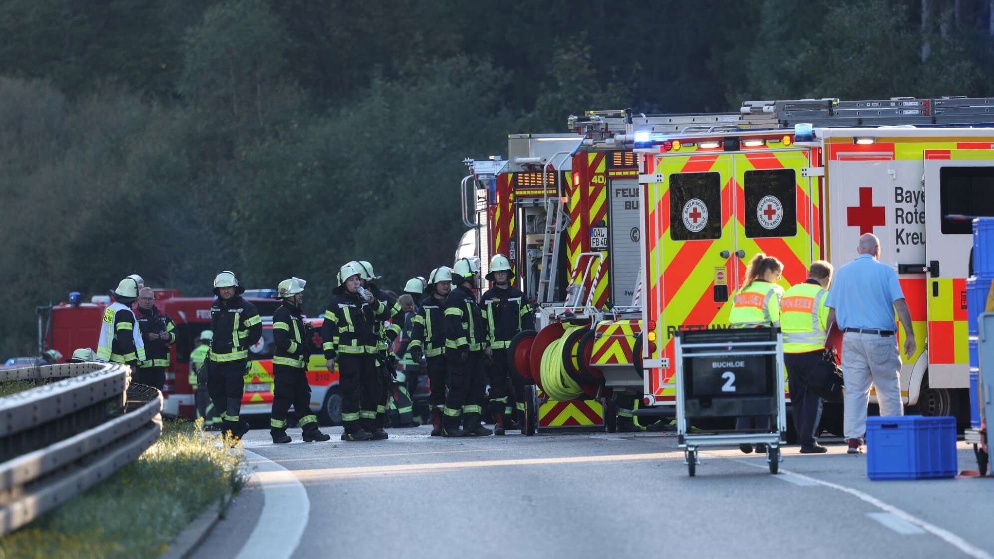 Schwerer Busunfall auf der A96 - Tote und Verletzte