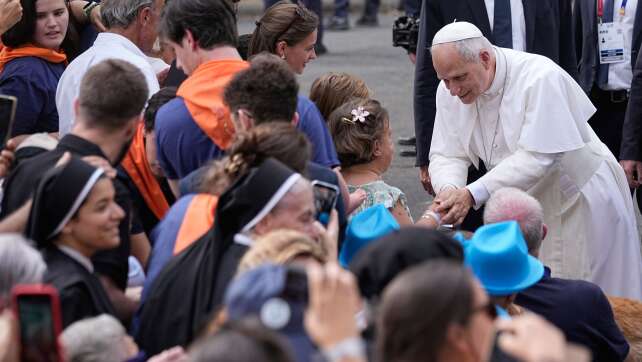 Papst trifft Missbrauchsopfer in Lourdes