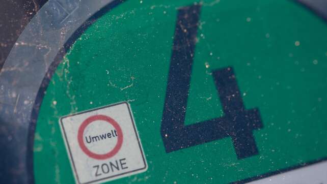 Grüne Umweltplakette für E-Autos wird abgeschafft: Was sich für euch in Bayern ändert