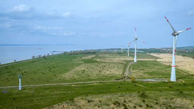 Milliarden für Bremerhaven – Marinehafen in Emden geplant
