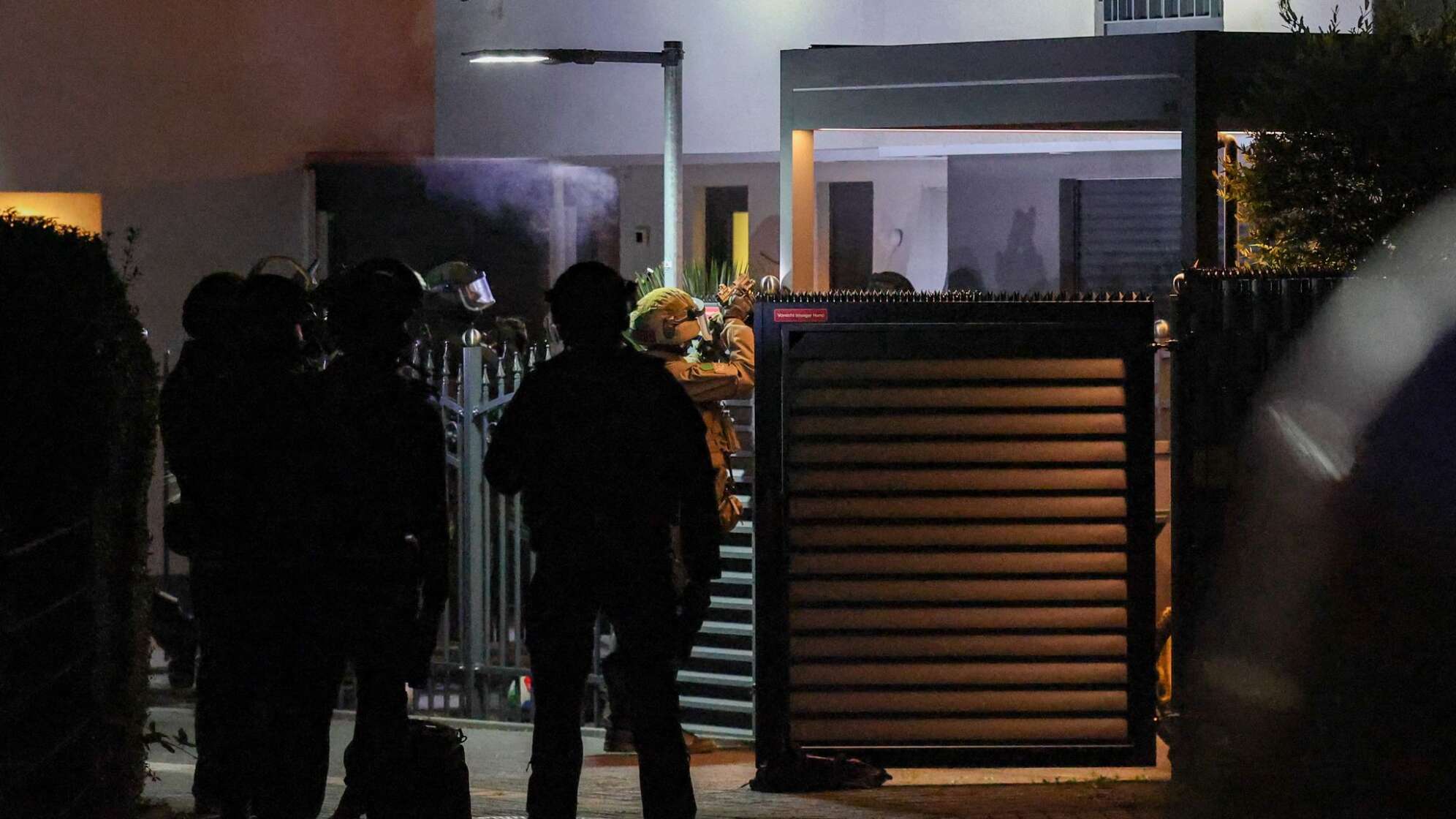 Groß angelegte Razzia gegen Geldwäscher und "Hells Angels"