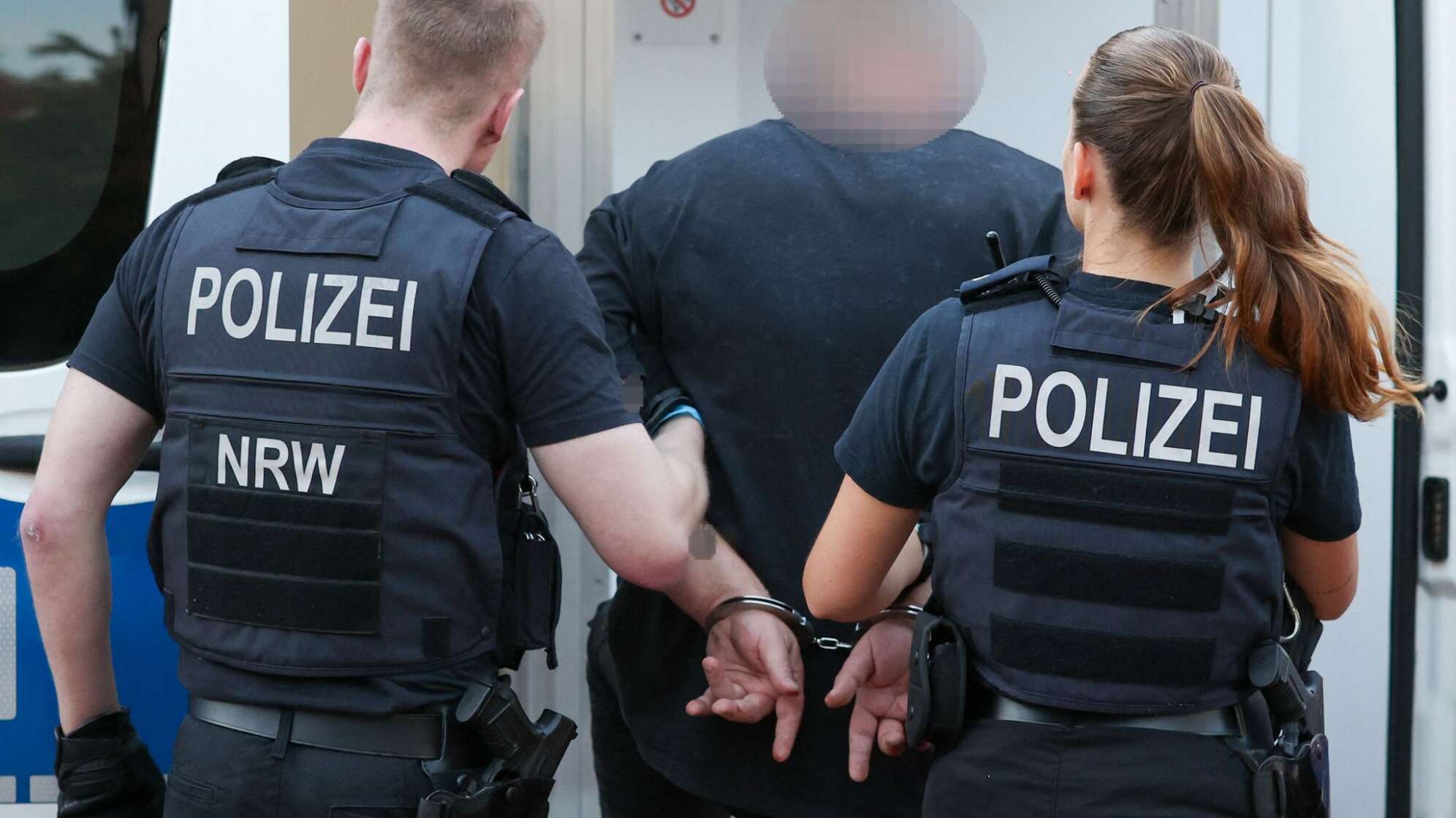 Groß angelegte Razzia gegen Geldwäscher und «Hells Angels»