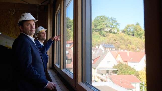 Wie die Regierung die positive Erzählung sucht