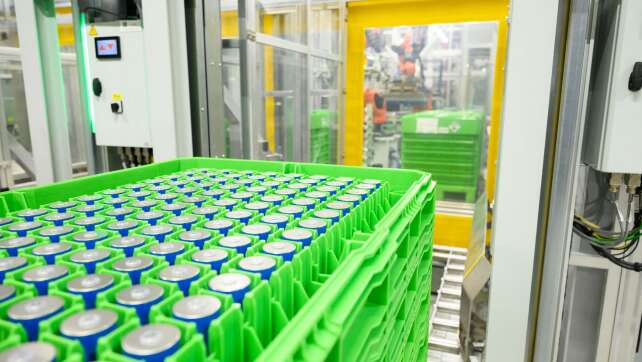 BMW startet Serienproduktion im Batteriewerk in Niederbayern