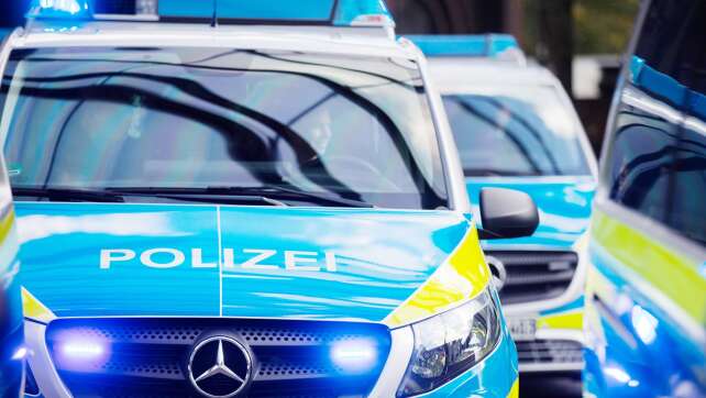 Mann mit fünf Küchenmessern löst Polizeieinsatz aus