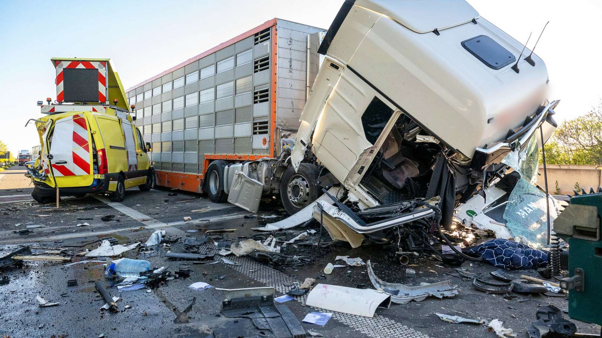 Verletzte nach mehreren Auffahrunfällen bei Bad Dürrenberg