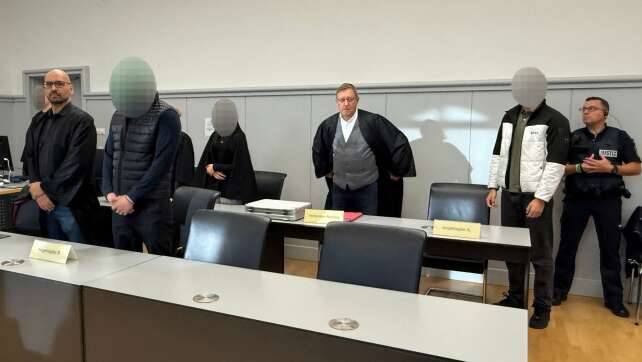 Mutmaßliche «Wegwerf-Agenten» gestehen Bauschaum-Attacken