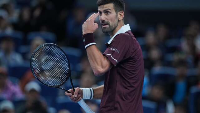 Medwedew disqualifiziert: Djokovic im Finale von Peking