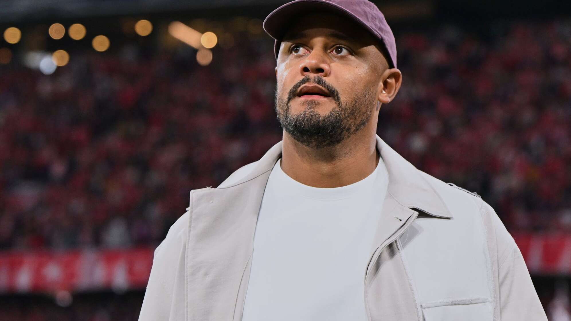 Söder ehrt Bayern-Trainer Kompany mit persönlicher Würdigung.