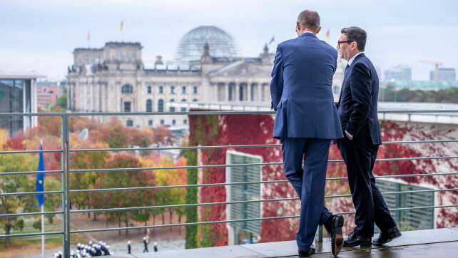 Burnham bietet Merz Kampfjet-Kooperation an