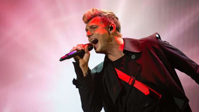 Backstreet Boy Nick Carter ist vom Kölner Dom ganz angetan