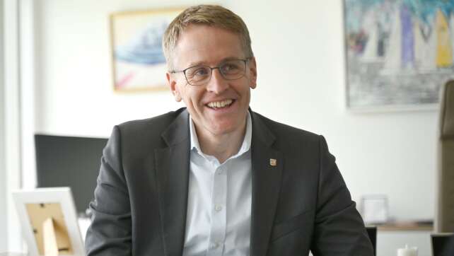 Show statt Politik: Günther singt Matthias-Reim-Klassiker