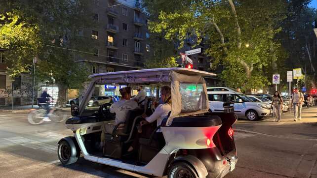 Touristen-Golfcarts verstopfen Roms Zentrum – Ärger wächst