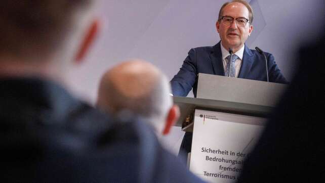 Dobrindt: «Schattenkrieg» soll Deutschland destabilisieren