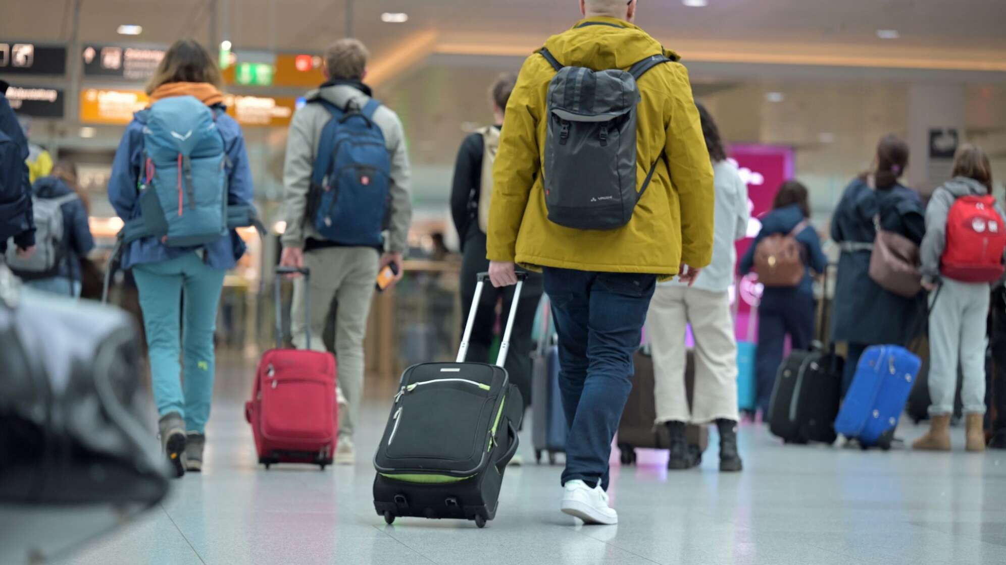 Passagiere mit Handgepäck