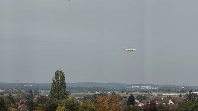 Flugzeug sendet Code für Entführungsfall - Funkgerät defekt?