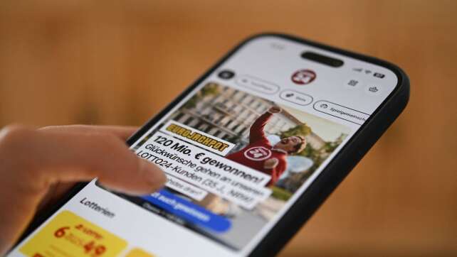 Er wollte erst gar nicht spielen: Mann gewinnt 120 Millionen
