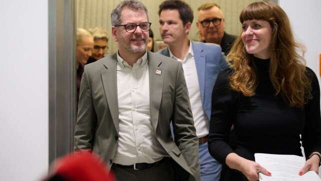 Berlin: Linke, Grüne und SPD streben Koalitionsgespräche an