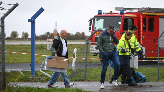 Fahrzeug durchbricht Zaun am Flughafen Leipzig/Halle