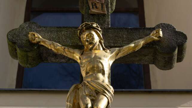 Ecuador: Priester bei Messe von Kreuz erschlagen