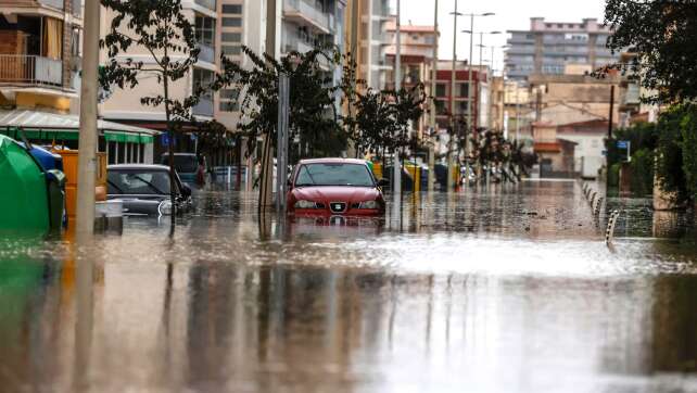 «Adam» setzt Valencia unter Wasser – mindestens vier Tote