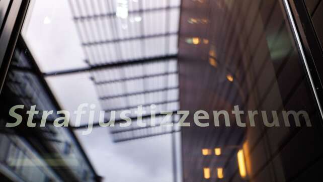 Gerichtsvollzieher zweigt Schuldnergeld ab - Haftstrafe