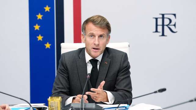 Macron vor neuen Protesten: Nur Gewerkschafts-Demos erlaubt