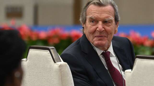 Alt-Kanzler Schröder überraschend bei Forum in China
