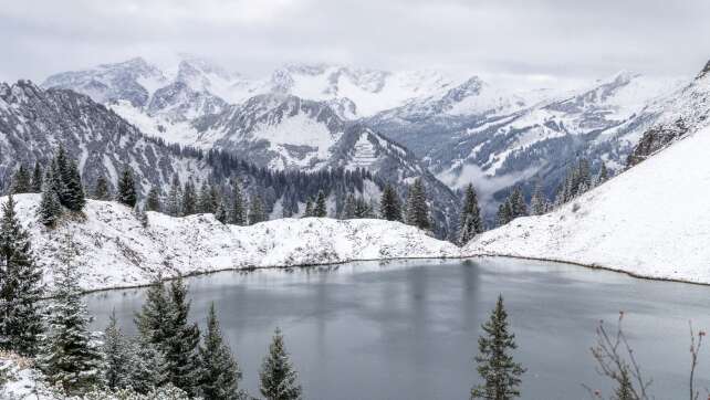 Dauerregen in Bayern, in den Alpen kann es schneien