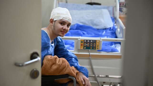 Kugel im Kopf - Deutsche Ärzte behandeln Patienten aus Gaza