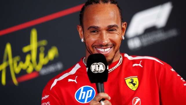 Lewis Hamilton schenkt Kindern seiner Freundin einen Hund