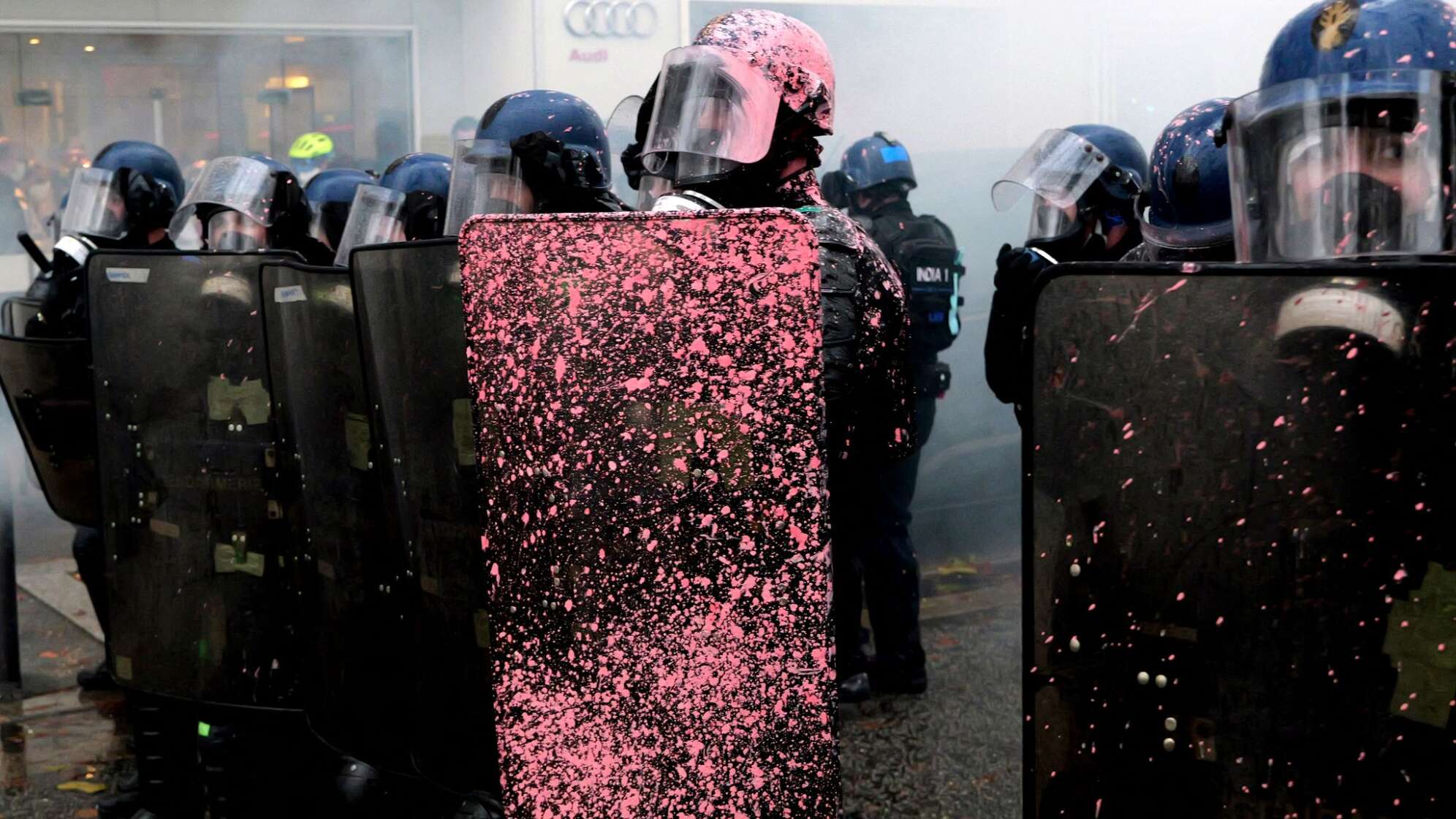 Frankreich fährt massive Polizeimacht bei neuem Protest auf