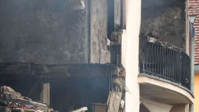 Zwei Vermisste nach Explosion noch im Haus vermutet