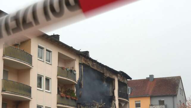 Zwei Vermisste nach zerstörerischer Explosion in Regensburg