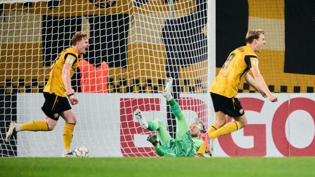 Wieder in Runde zwei: Pokal-Aus für Schalke in Dresden