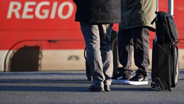 Schwarzfahrer entblößt sich und ruft «Heil Hitler»
