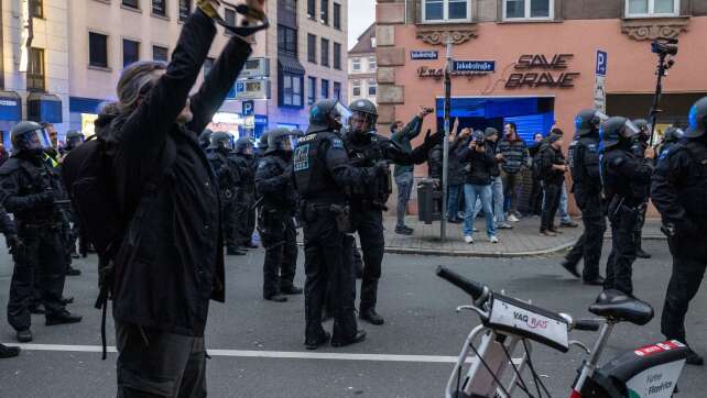 Jugendproteste in Bayern - Pyrotechnik und ein Verletzter